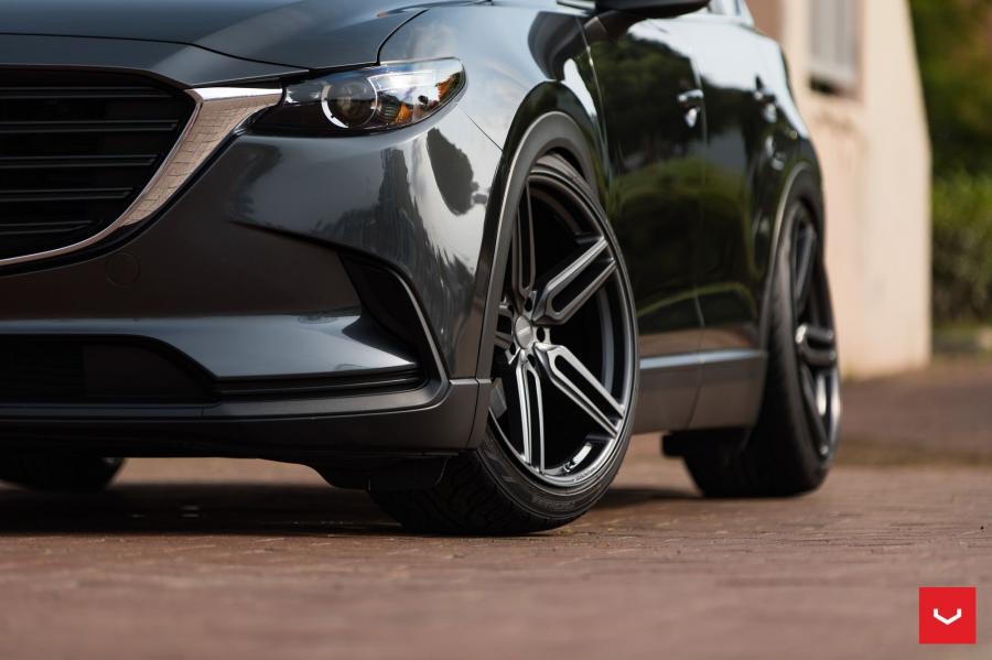 Детали экстерьера Mazda CX-9 on Vossen Wheels (HF-1) 2019 года  (фото 12 из 23)